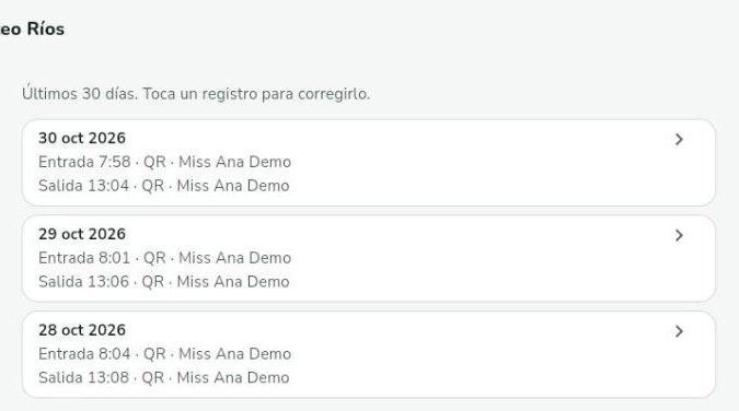 Historial de asistencia de la app con fecha, hora de entrada y salida y quién registró cada una